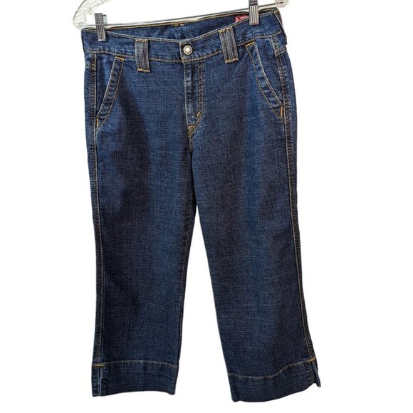 LEVIS OUTBACK Cotton Stretch Flat Front Denim Capris Medium Blue Wash Size 8 Mis - Picture 1 of 14